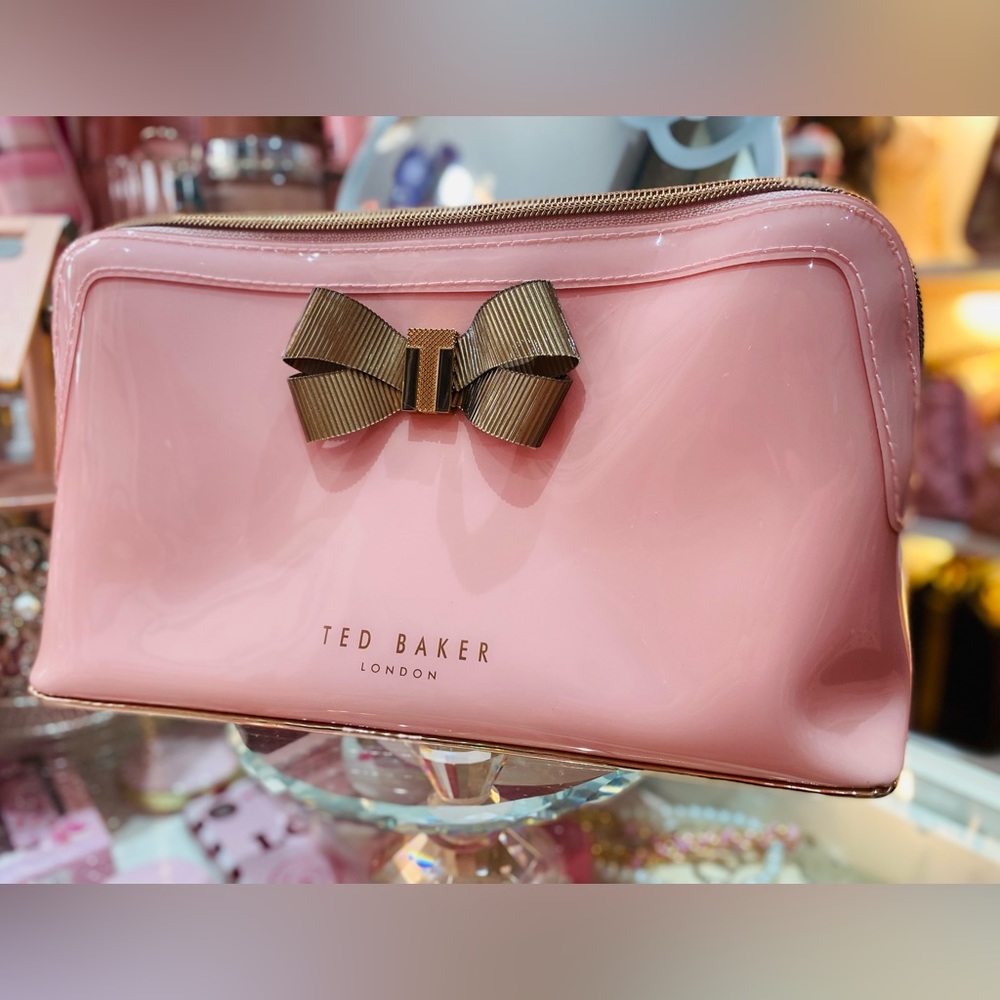 TED BAKER MAKEUP BAG IN PINK AND ROSE GOLD